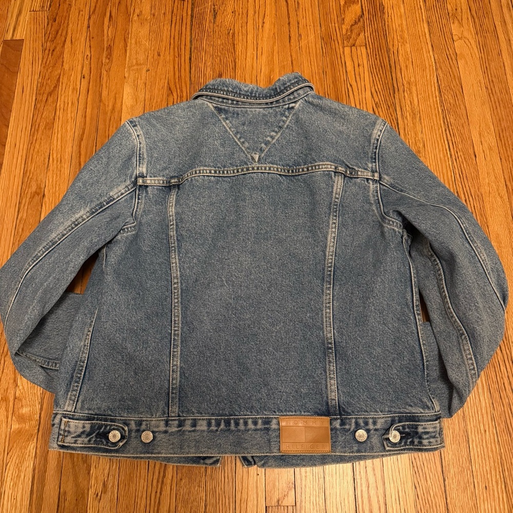 Tommy Hilfiger Denim Jacket Women’s L Vintage Blue Classic Trucker - Picture 2 of 5
